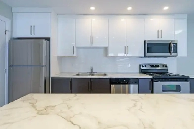 889 Chestnut Crescent - 2 Bedroom Deluxe with Walkout for Rent i Image# 14