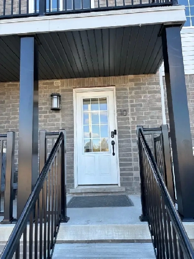 3BED 3BATH TOWN HOUSE FOR SHORT RENT Image# 2