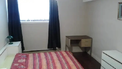 PRIVATE ROOM AL INCLUDED/CHAMBRE MEUBLÉE METRO PLAMONDON CDN NDG Image# 1