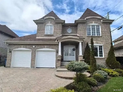 KIRKLAND BEAUTIFUL LARGE HOUSE FOR SALE !! 6 BEDROOMS !BACKYARD Image# 3