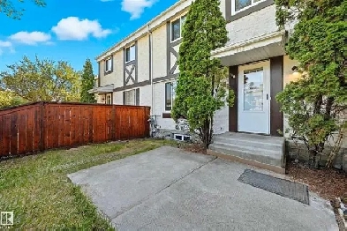 FULLY RENOVATED Westend 4 bed townhouse - 118 PRIMROSE GARDENS Image# 1