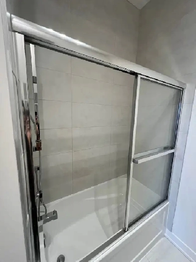 TOP FLOOR 1 BR 2BATH apartment Gatineau / across from Ottawa Image# 1