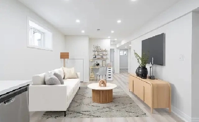 Airy 2-bed   den, 1-bath unit Image# 1