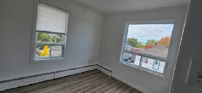 3 1/2 rue St-Robert à 10 minutes du Cégep Image# 1