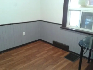 Clean room for rent Image# 1