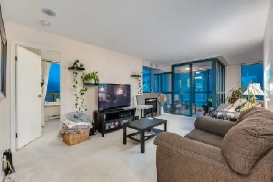 Downtown Vancouver | Private room for rent AVAILABLE NOW! Image# 6