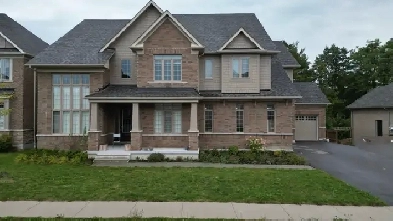 About 5,200 SF detached home for sale in Springwater, On Image# 1