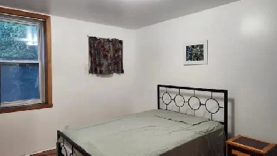 Berri-Uqam-Meublé/Furnished-Chambre avec bain privé/Room en-suit Image# 1