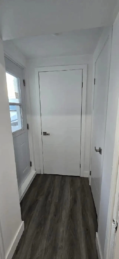 2 1/2 basement Image# 1