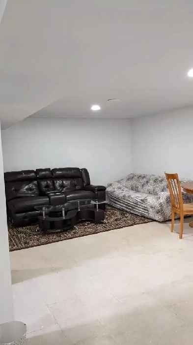 Romm for rent in Basement Image# 1