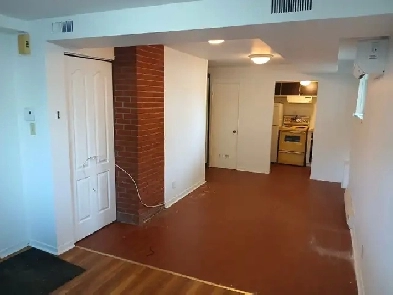 MÉTRO ST-MICHEL À LOUER Image# 1