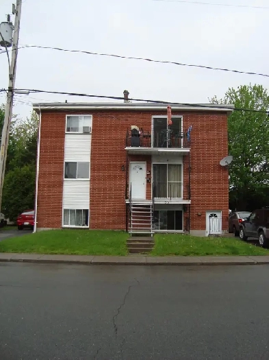 Logement à louer Granby 5 et demi dans Triplex Image# 2
