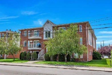 Grand condo 4 1/2 à louer Longueuil (Saint-Hubert) Image# 1