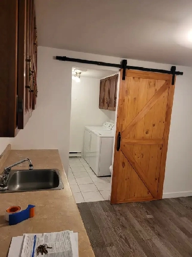 logement 3 1/2 semi-sous 251 Denison O inst lav-sécheuse 845$ Image# 3
