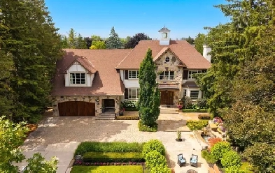 Introducing a Unionville Masterpiece: 32 Wembley Avenue Image# 1