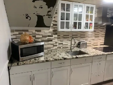 Merivale & Meadowalnds area room for rent Image# 1