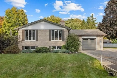 Metcalfe Home for Sale – 3 Bed, 2 Bath Image# 6