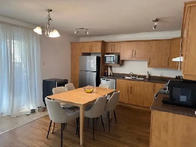41/2 dans 6 Logements Style Condo (Brompton) libre Nov Image# 3
