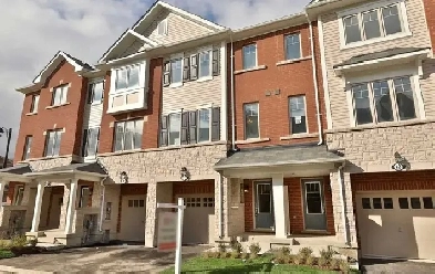 Snowberry Lane Room Rental – Available from Nov 1st – $800/month Image# 1