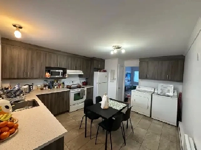 4 1/2 à louer- Ste Foy, internet, stationnement Image# 1