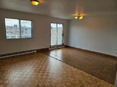 Grand 5 1/2 à louer / Large 3-bedroom apartment for rent Image# 1