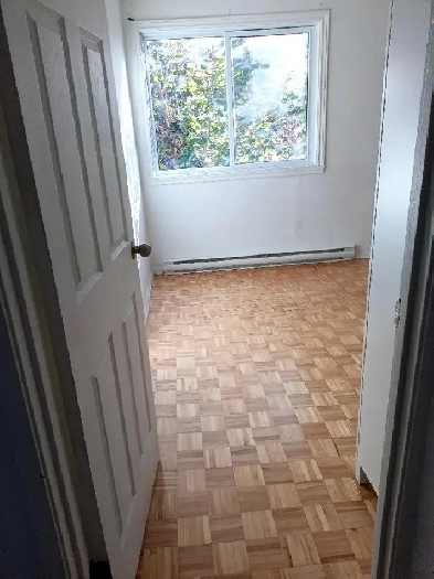 Chambre à louer dans un 5 1/2 à Longueuil Image# 1