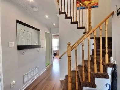 Rooms and Basement are available n private washroom n parking Image# 1