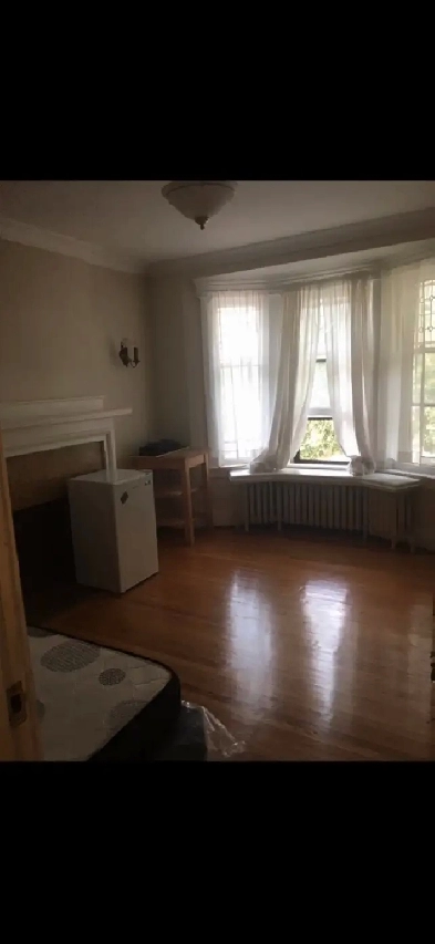 High Park-Roncesvalles PRIVATE Bright clean quiet furnished Room Image# 1