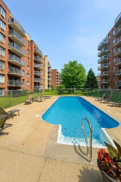 4  1/2 entierment meublé Image# 1