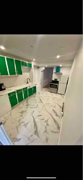 Grande Chambre à louer, À 30 secondes du métro Joliette Image# 1