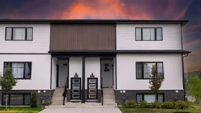 Niagara Falls,  New Townhouse, 2bed, 2bath - POS  $369,900 Image# 3