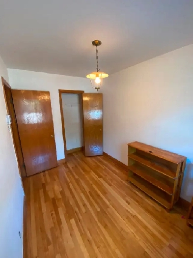 Chambre à louer À 30 secondes de marche du métro Joliette Image# 1