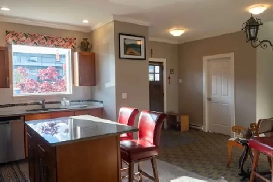 Quiet Spacious Private Room in Clean House