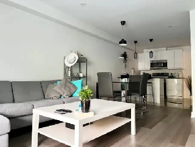 Condo moderne 2 chambre - Terasse - Stationnement Image# 1