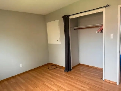 Clean Rooms for Rent - $700 & $800 Utilities included Image# 1