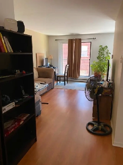 Pointe-aux-trembles beau grand 4 1/2 situé à l'étage Image# 1