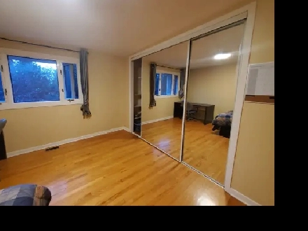 (private washroom) very close to Carleton. Bright room for rent Image# 1