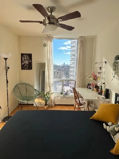 Private Room for Rent  Lease Transfer in Prime Yonge-Eglinton L Image# 1