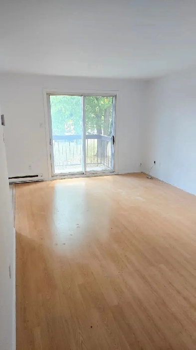 Grand logement rénové, 5 1/2 à Candiac sur le chemin Haendel Image# 1
