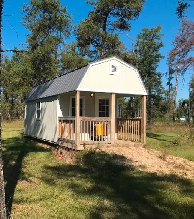 Small cabin/building to be moved Image# 1