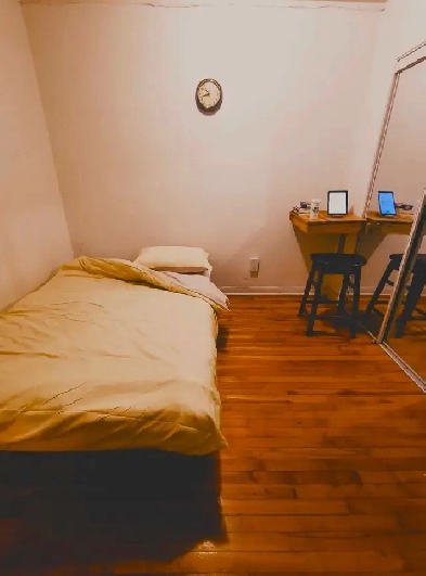 avail sept 28, or oct 1st, non smoking, 400mbps wifi! Image# 1