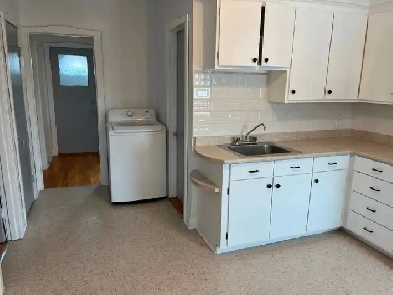 4 et 1/2 (2 chambres fermées), Métro Crémazie Image# 1