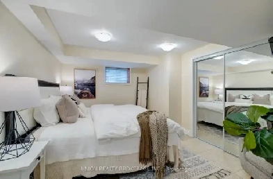 2 bedrooms available for rent at ST CLAIR & MIDLAND Image# 1