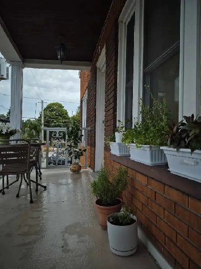 Beau logement en plein centre-ville de Granby Image# 10