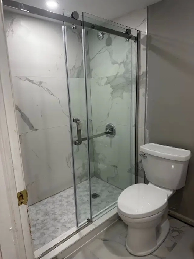 Renovated Corner Unit with parking! $2000/month Image# 1