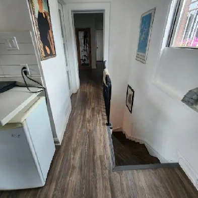 St Clair W Village at Winona Short term furn'd private upper flr Image# 1