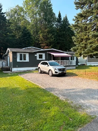 SKI-IN / SKI-OUT CHALET in St-Sauveur Image# 8