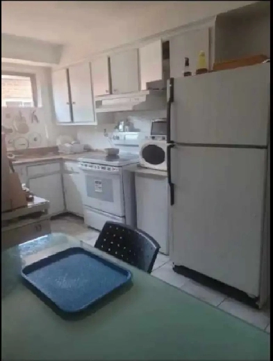 Chambre meublée à louer – 650 $/mois – POUR FEMME - Metro Sauvé Image# 1