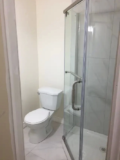 Private room with private bathroom Image# 1