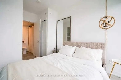 1 1 Bed 2 Bath Condo for rent at Yonge/Eglinton Image# 1